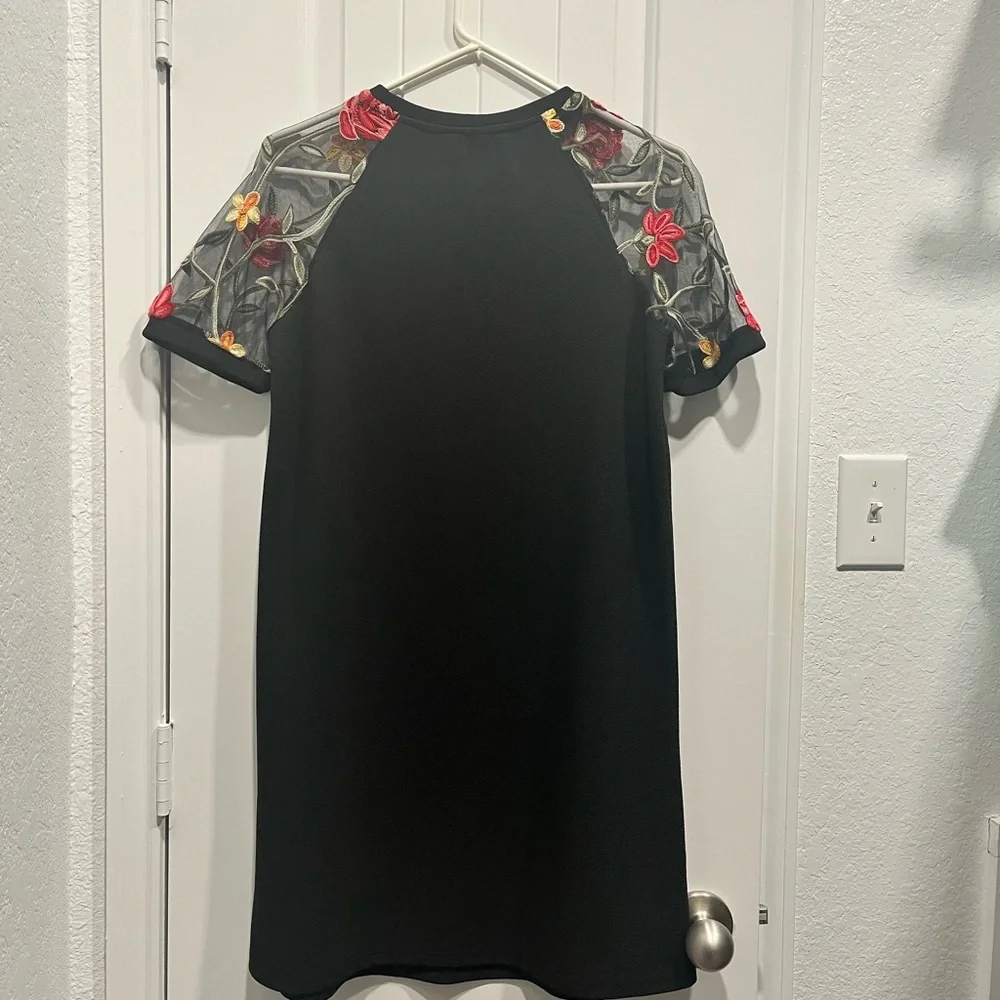 Floral Embroidery Contrast Mesh Raglan Sleeve Dress Size M - Picture 3 of 8